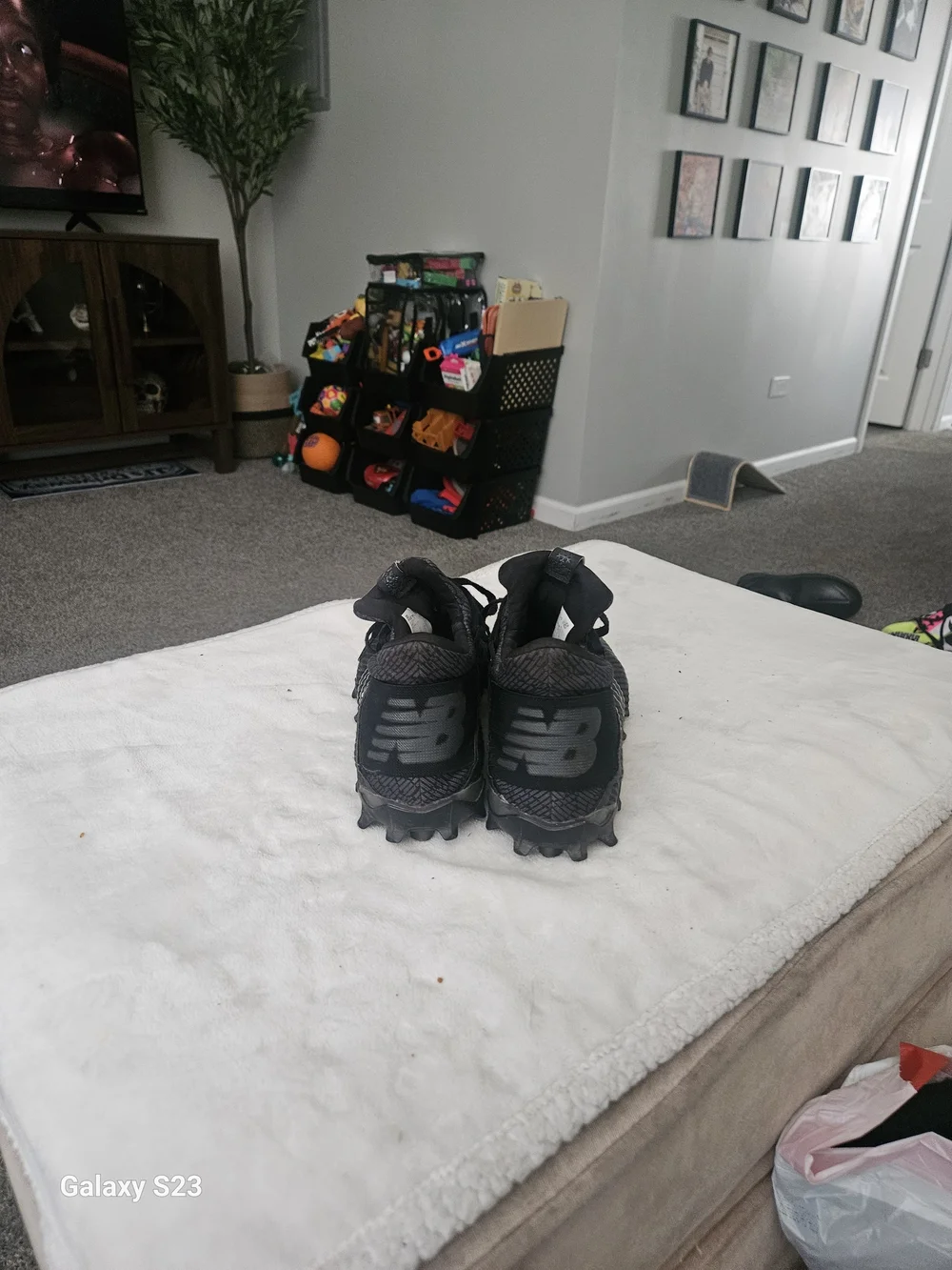 New Balance all black